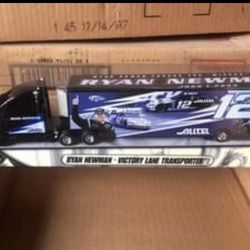 Hot Wheels Victory Lane Transporter