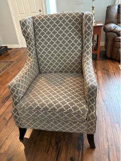 PIER 1 WINGBACK CHAIR