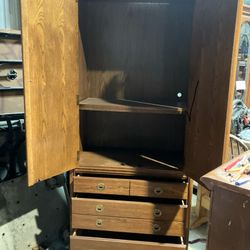 Armoire / Media Cabinet