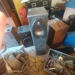 Polk Floor Speakers Pair Working $35