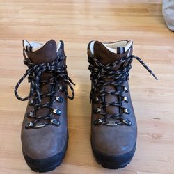 Women's Size 7.5 REI Boots
