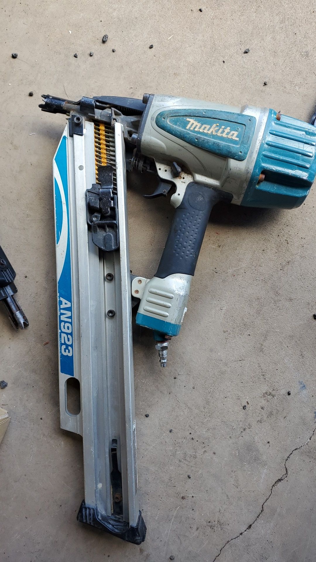 Makita AN923