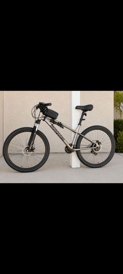 Like-New Mongoose Switchback Comp 29er Mountain Bike — Large + $160 Accessories