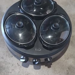 TRU 3-Crock Triple Slow Cooker Buffet