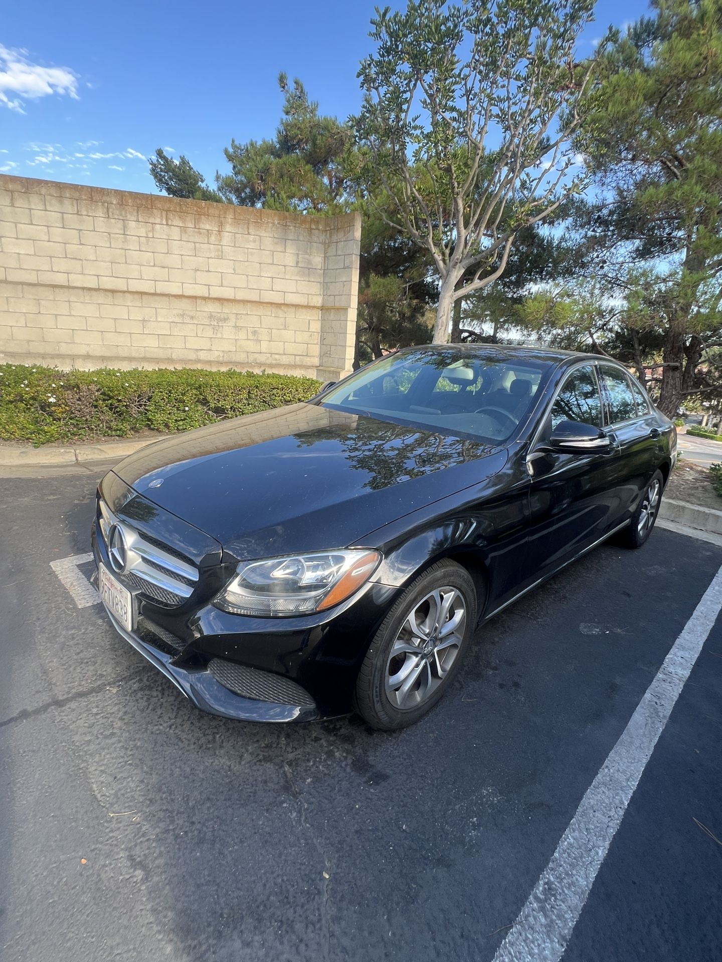 2015 Mercedes-Benz C300 – Salvage – 55k Miles – For Parts / Project 