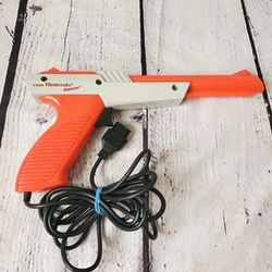 Original Nintendo NES Orange Gun Zapper NES-005 Laser