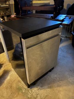 GE Freestanding dishwasher