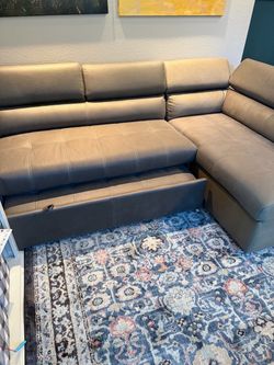 Nice corner couch ( pull out)