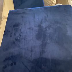 2 blue felt wedge leg or back lift bed pillows comfort soft set   Pet and smoke free home 