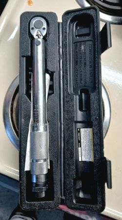 Pittsburgh 1/4 inch Drive 20-to-200 Inch-Lb Click Torque Wrench
