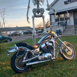 Suzuki intruder 1400 cc cruiser motorcycle for Sale in Norristown, PA -  OfferUp