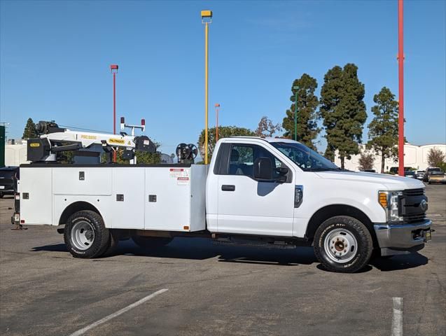 2017 Ford F-350 Chassis