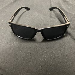 Black Locs Sunglasses 