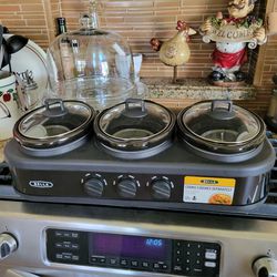 Bella 3 Pot Slow Cooker And Warmer. Dish Washer Safe. Like New.