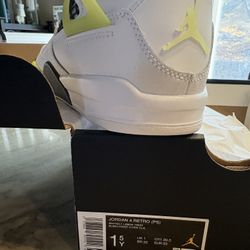 Jordan Retro 4s 1.5y/  Retro 12s 2y
