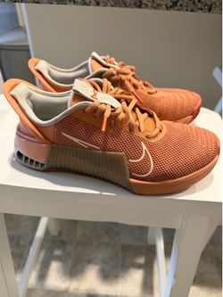 Women’s Nike shoes