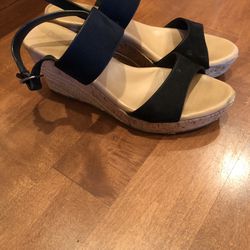 Woman’s UGG Leather Wedge Sandals Shipping Available 