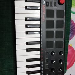 Akia Midi Controller And Fruity Loops Mini Laptop $350 FINAL PRICE 