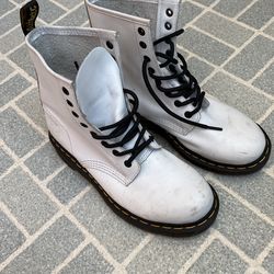 Doc Martains (white)) Like New $40 Size 8 Womens