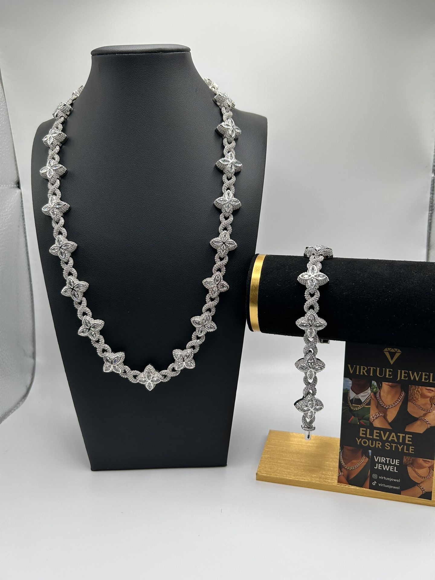 Flower 4 Leaf Clover Iced Out Premium Quality Chain Silver & White 