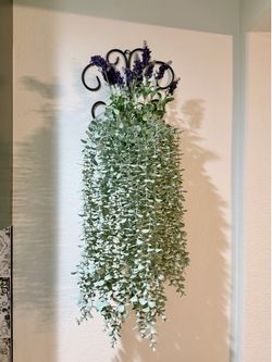 Artificial flower arrangement