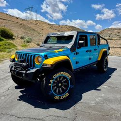 2021 LA CHARGERS x WCC Edition JEEP GLADIATOR SPORT
