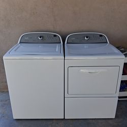 Whirlpool Washer And Dryer Electric Set
