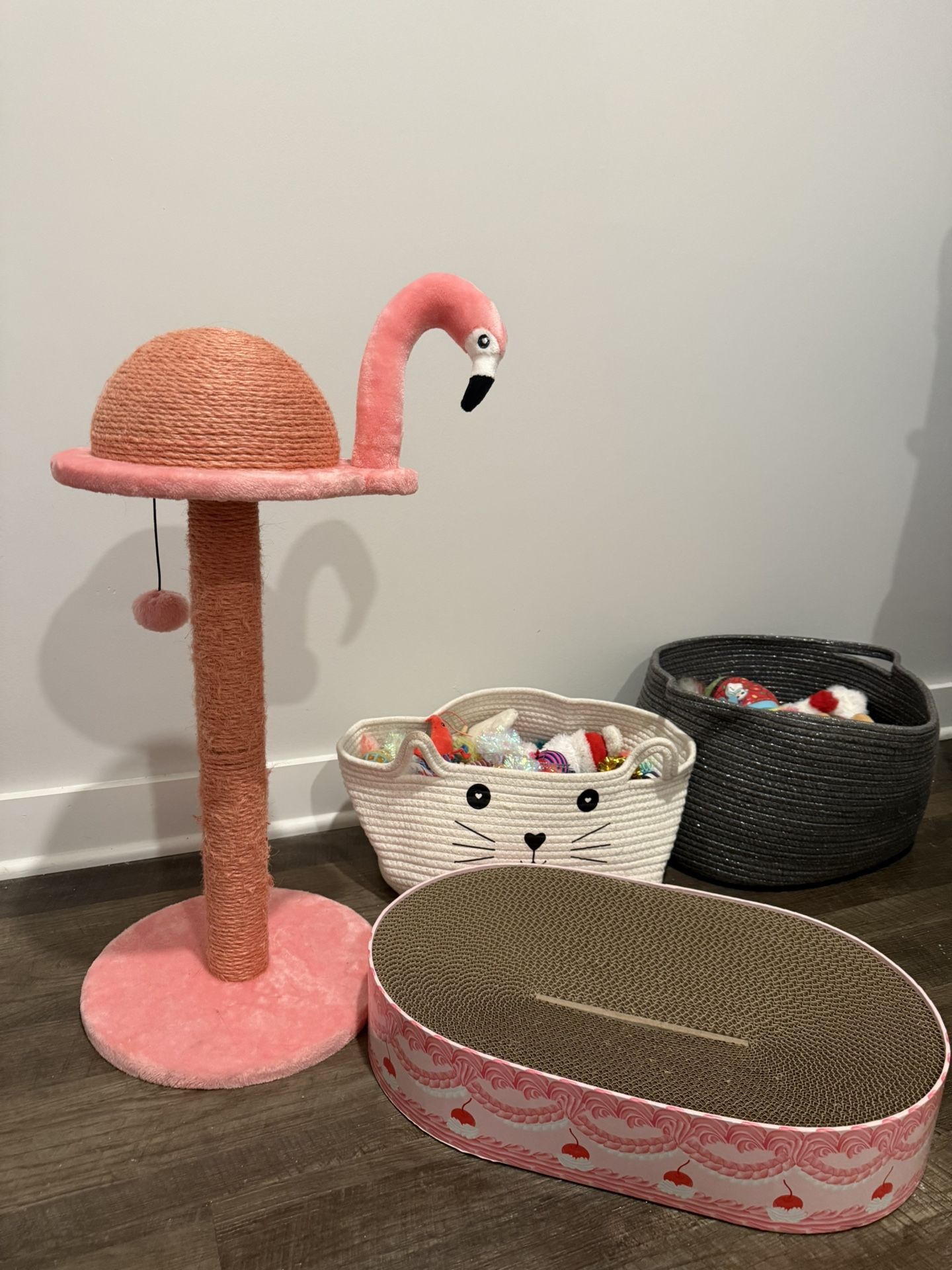cat scratch post and bed