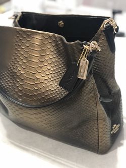 Stunning Gold & Tan ombré alligator texture Coach purse!