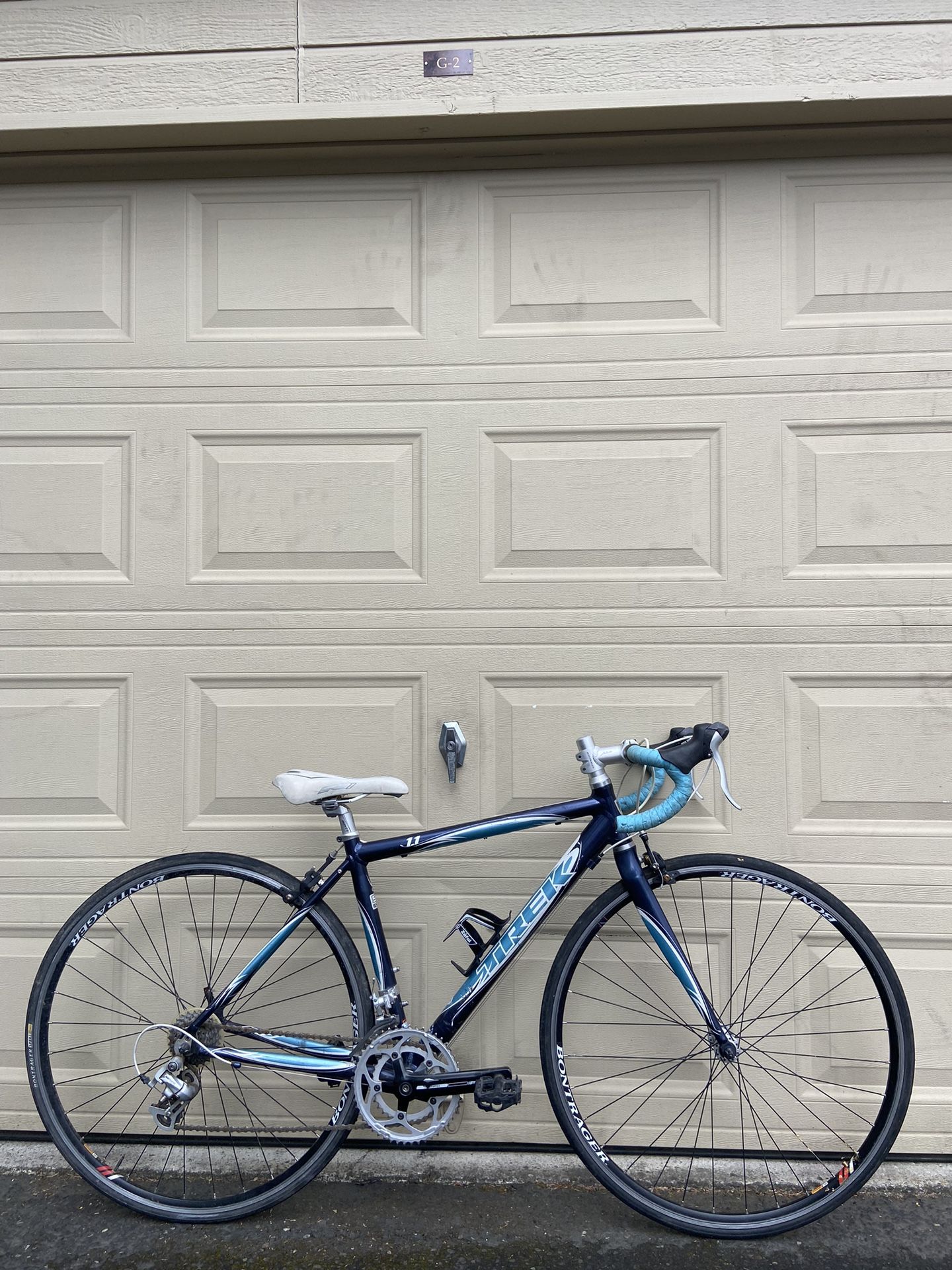 Trek 1.1 Road Bike – 50cm WSD – 16-Speed – Aluminum Frame – 700c Women’s Bicycle