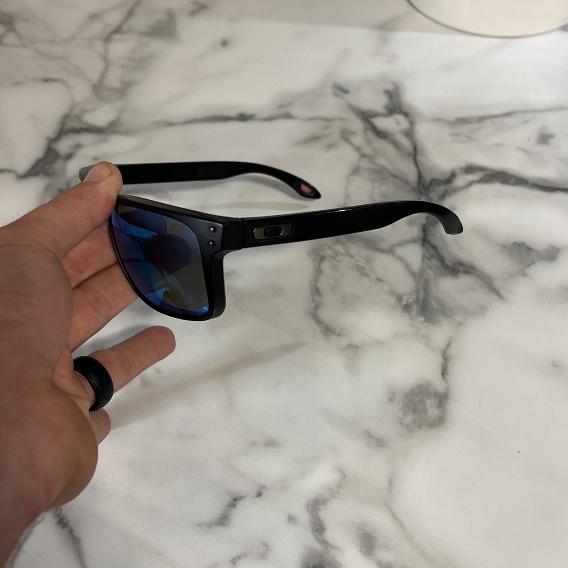 Oakley Holbrook