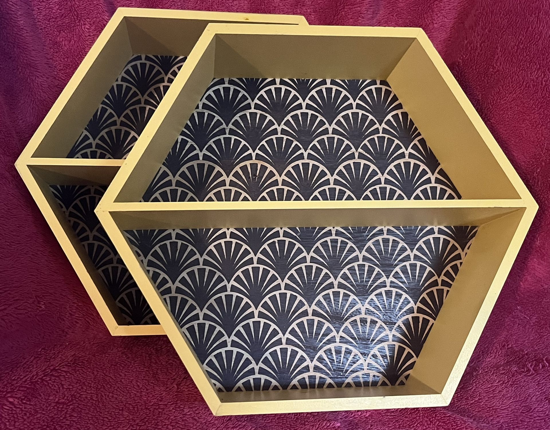 Wooden Yellow Honeycomb 11” x 13” x 3.5” Shelf Set NEW!