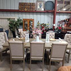 Gorgeous And Elegant Dining Room Table Sets