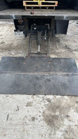 Liftgate ( Tuck Under )
