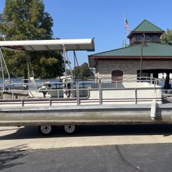 Pontoon Boat
