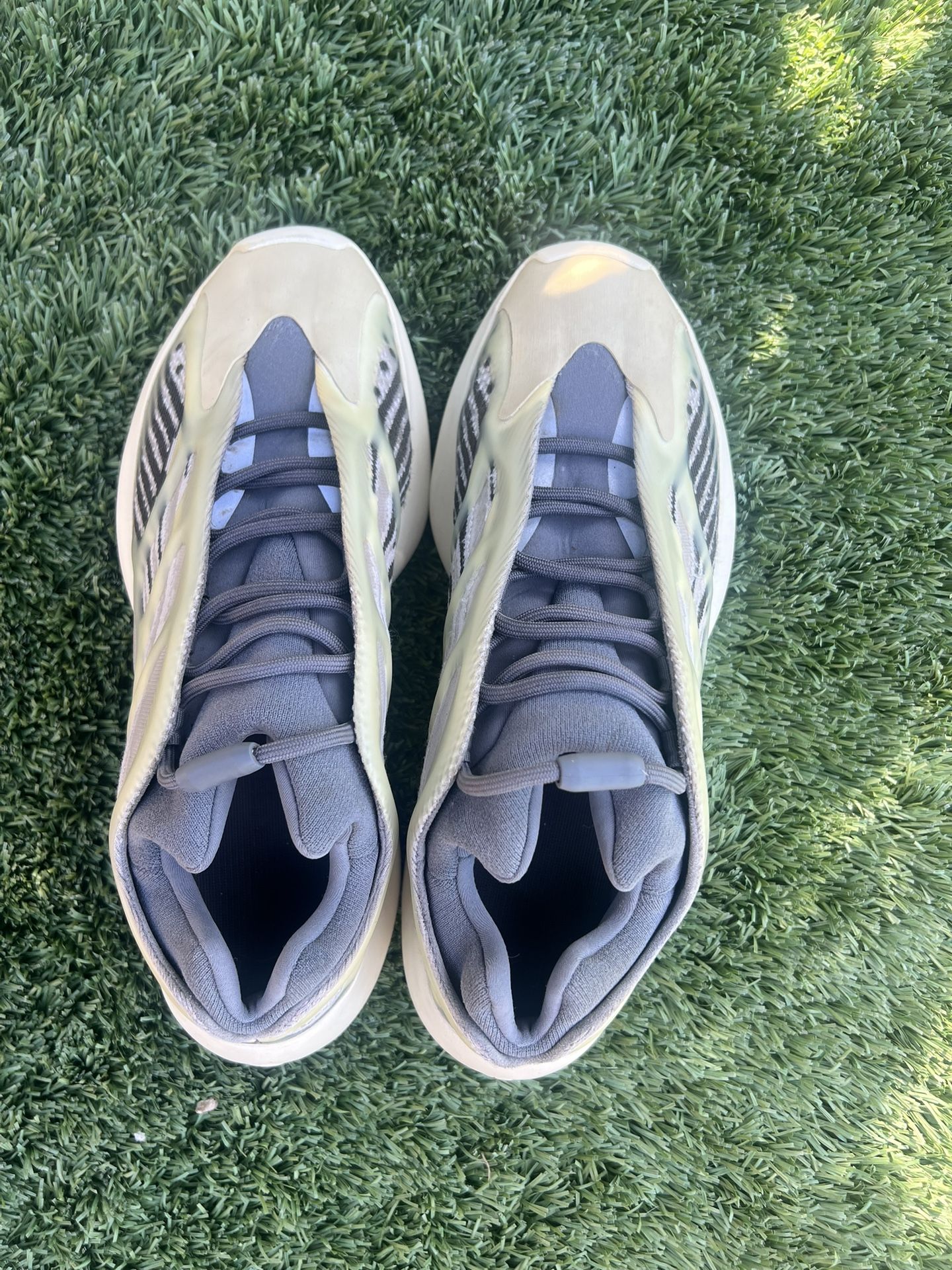 Adidas Yeezy 700 V3 Fade Salt 