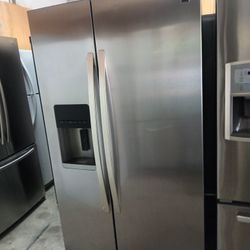 Kenmore Refrigerator Side By Side Everything Works Good 