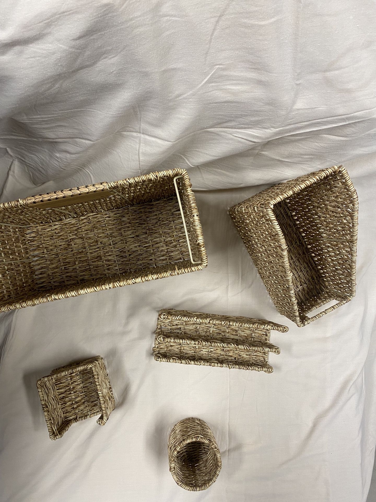 Storage Works Hand Woven Imitation, Wicker Desk Organizer