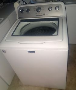 MAYTAG WASHER AND DRYER SET.