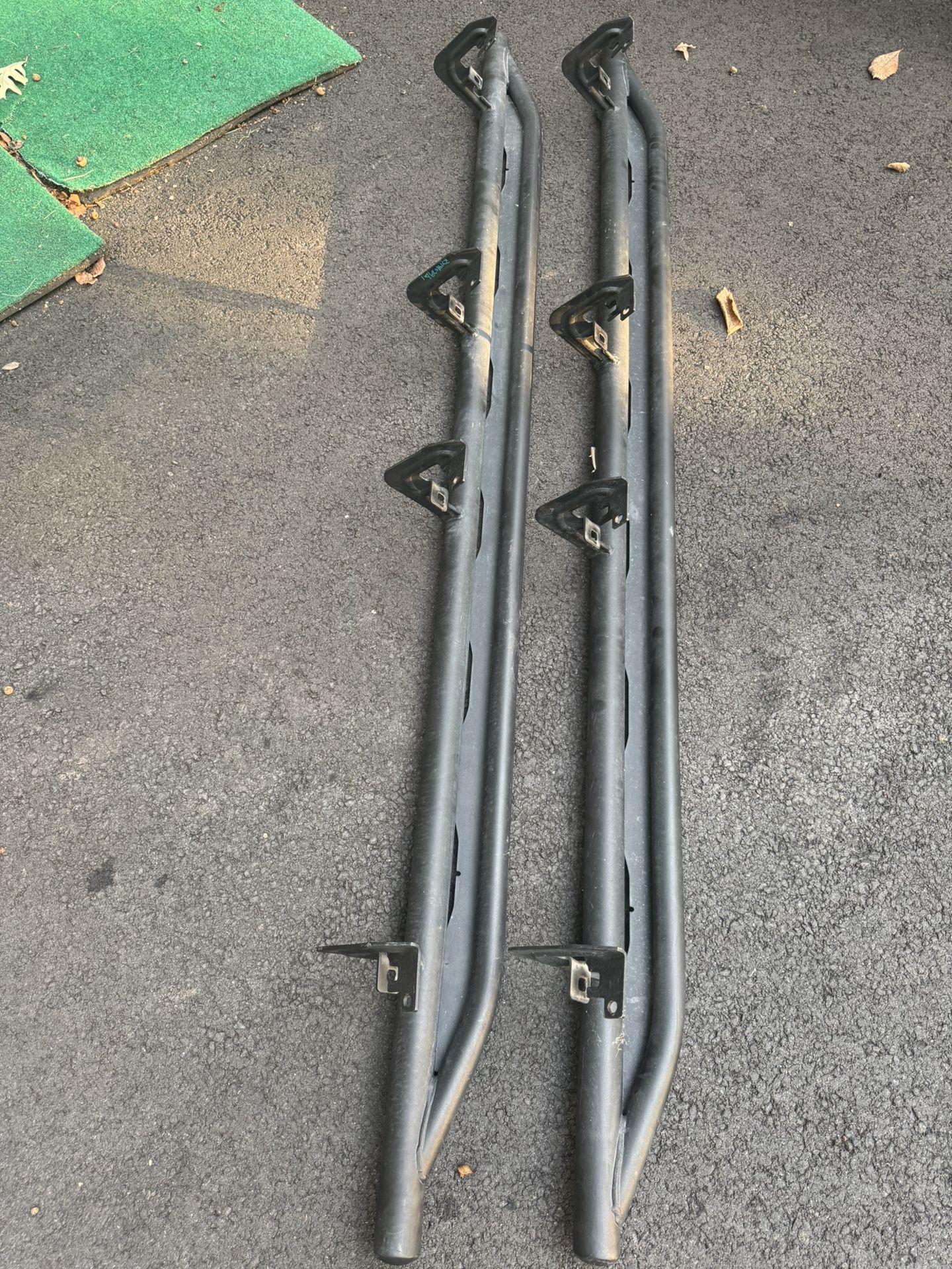 OEM GM Rock Slider / Rocker Panel Pair – Part #(contact info removed)1 (RHS) + #(contact info removed)2 (LHS) – Fits 2015–2022 Chevy Colorado / GMC Ca