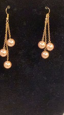 BRAND NEW FRESH WATER PEARL EARRINGS