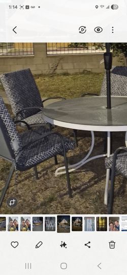 Patio Table With  4 Chairs 