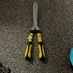 Lawn Shears Brand New