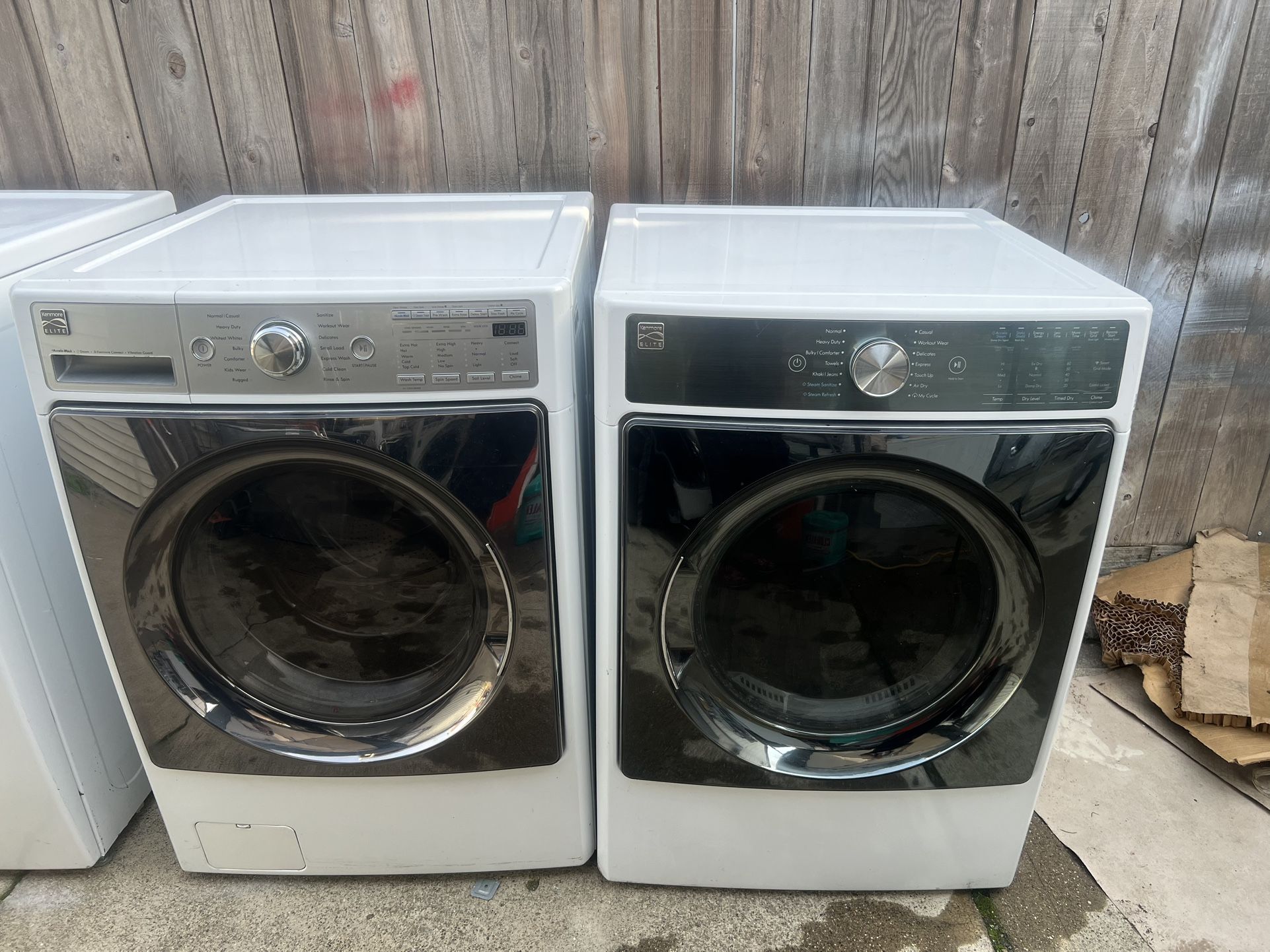 Kenmore Elite electric 220 volts front load washer and dryer with a three-month warranty in good condition. Free delivery in the Oakland area. Outside