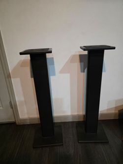 Stand for speakers 3'