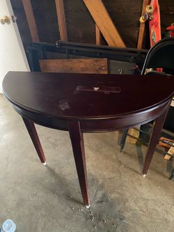 SIDE TABLE/ENTRANCE TABLE