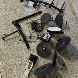 Used Roland TD11 Electric Drum Set Everything on the pictures included.  