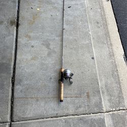 Zebco 404 Fishing Reel & Rod   Excellent Condition $25