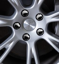 Tesla Model Y Gemini Wheel Cap Kit