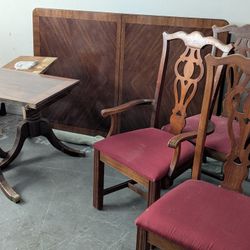 Extendable Dining Room Set